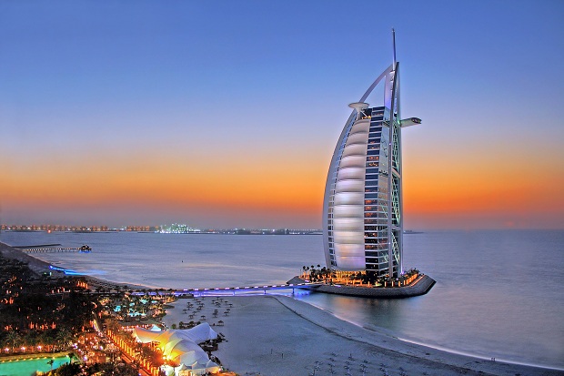 Burj Al Arab, khách sạn 7 sao sang trọng.