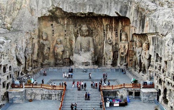 Hang Động Long Môn.