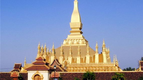 Tháp Thạt Luổng.