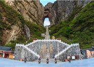 Tour Trung Quốc 6N5Đ: HCM - Ân Thi - Phượng Hoàng Cổ Trấn - Trương Gia Giới - Thiên Môn Sơn - Miêu Trại