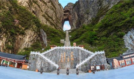 Tour Trung Quốc 5N4Đ: HCM - Trương Gia Giới - Phượng Hoàng Cổ Trấn - Miêu Trại - Hồ Bảo Phong