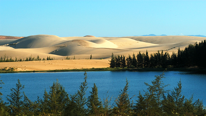 Bàu Trắng.