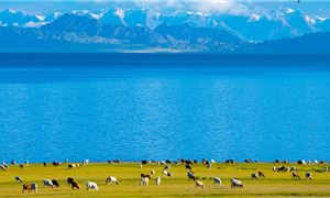 Hồ Sailimu (Sayram Lake).