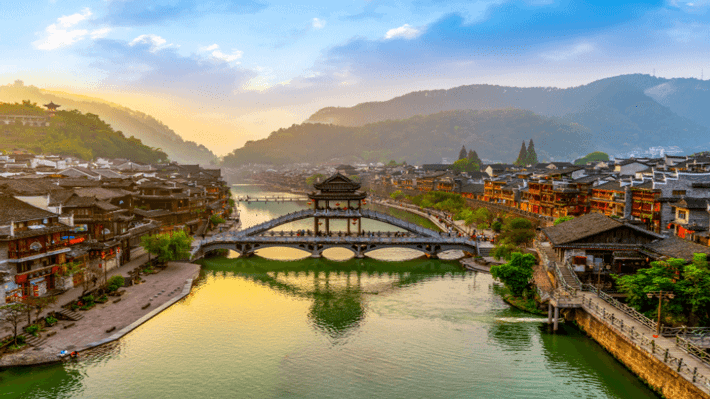 Phượng Hoàng Cổ Trấn - Vẻ đẹp vượt thời gian.
