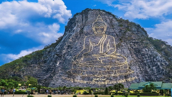 Trân Bảo Phật Sơn - Phật vàng khổng lồ uy nghiêm.