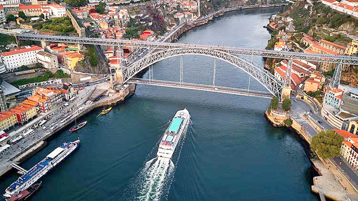 ✔	Cây cầu Dom Luis I