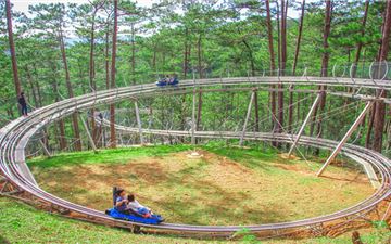 Tour Đà Lạt Nửa Ngày: Thác Datanla - Đường Hầm Đất Sét - Crazy House