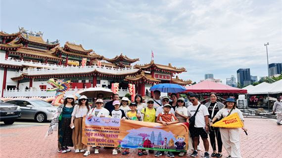 Đoàn tham quan tour Singapore - Malaysia.