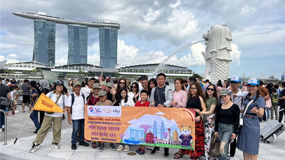 Đoàn tham quan tour Singapore - Malaysia.