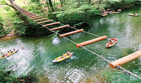 Tour Quảng Bình Trong Ngày (Đón Từ Đồng Hới): Trải Nghiệm Động Thiên Đường / Động Phong Nha - Công Viên Ozo