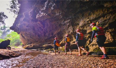 Tour Quảng Bình 2N1Đ (Đón Tại Phong Nha): Trekking Thung Lũng Sinh Tồn - Hang Tối (Cửa Sau) - Cắm Trại Hang E - Hang Vàng