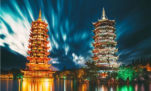Tháp Đôi Nhật Nguyệt.