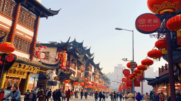 Mua sắm tại Miếu Thành Hoàng