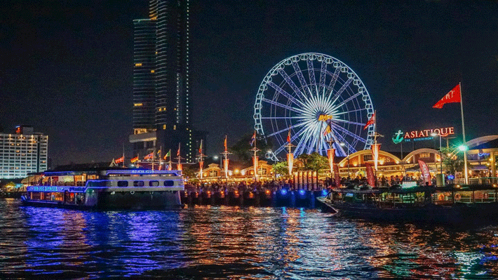 Chợ đêm Bangkok Asiatique.