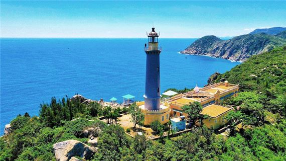 Mũi Điện Đại Lãnh, cực đông đất liền của Việt Nam.