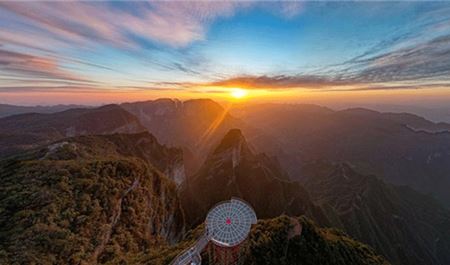 Tour Trung Quốc 6N5Đ: Hà Nội - Trường Sa - Trương Gia Giới - Thất Tinh Sơn - Phượng Hoàng Cổ Trấn