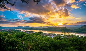 ivivu-hoang-hon-phousi-hill.jpg