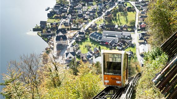 Trải nghiệm tàu điện làng cổ Hallstatt