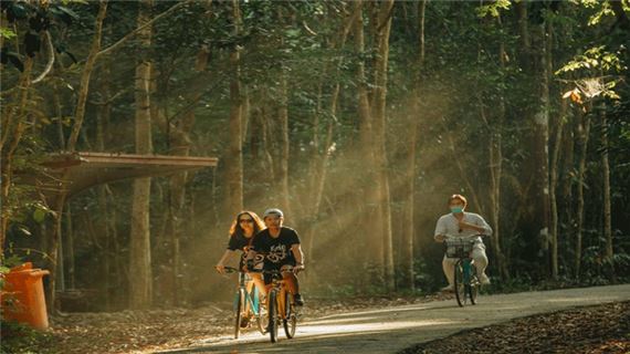 Thư giãn trong vườn Quốc Gia Nam Cát Tiên.