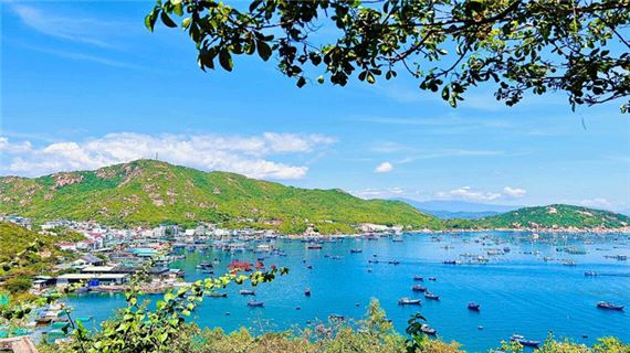 Quan cảnh đảo Bình Ba.