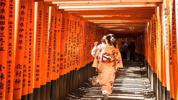 Đền ngàn cột Fushimi Inari Taisha.