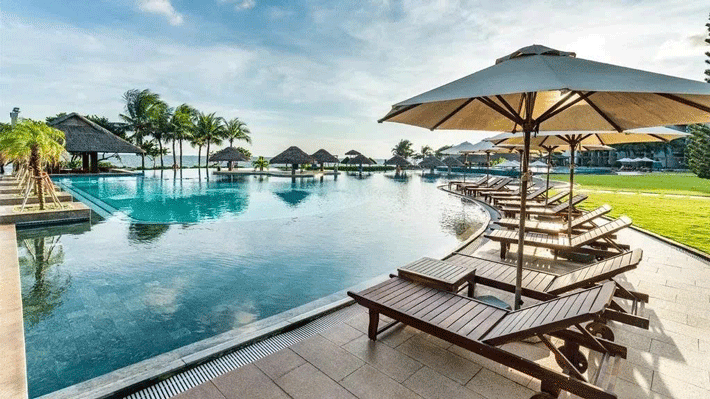 Hồ bơi ngoài trời ở Resort Vietsovpetro.