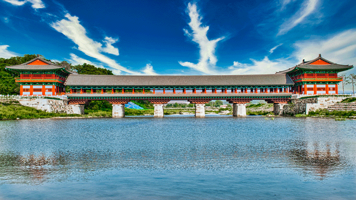 Cầu gỗ Woljienggyo.