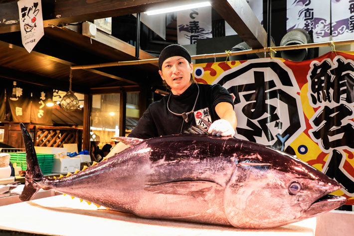 Trình diễn cắt cá ngừ