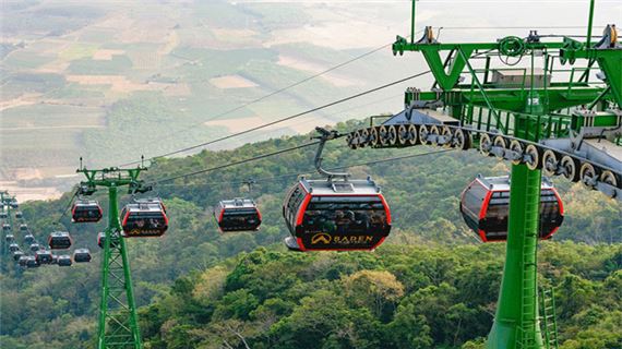 Hệ thống cáp trep núi Bà Đen.