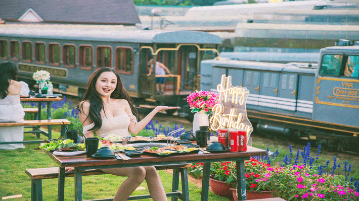 View Tiệm View Tiệm Nướng Chuyến Tàu Hoàng Hôn.