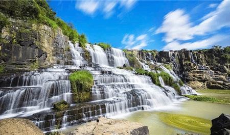 Tour Tết Đà Lạt 4N3Đ: HCM - Đồi Chè Cầu Đất - Thác Pongour - Happy Hill - Fresh Garden