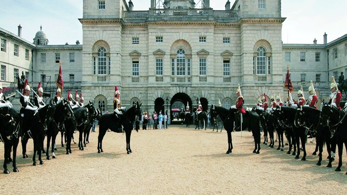 Quảng trường diễu hành kỵ binh