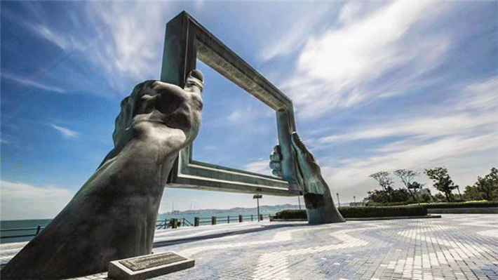 Khung ảnh lớn Uy Hải