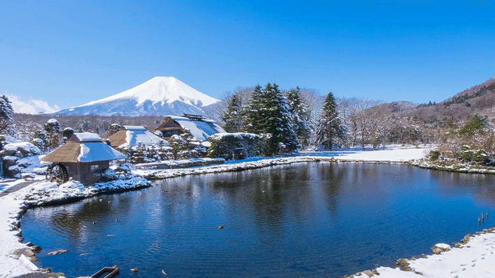 Làng cổ Oshino Hakkai mùa đông.