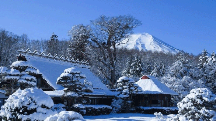 Làng cổ Oshino Hakkai mùa đông.