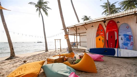 Pineapple Mũi Né Beach Bar .