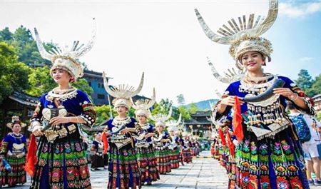 Tour Trung Quốc 5N4Đ: Hà Nội - Quý Châu - Vạn Mẫu Bình Ba - Tây Giang Thiên Hộ Miêu Trại