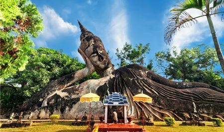 Tour Lào 5N4Đ: Sài Gòn - Viêng Chăn - Luang Prabang - Muang Fuang - Văng Viêng