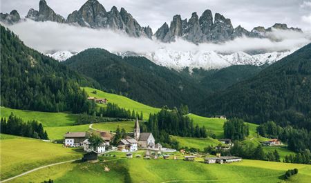 Tour Châu Âu 9N8Đ: HCM - Séc - Áo - Ý