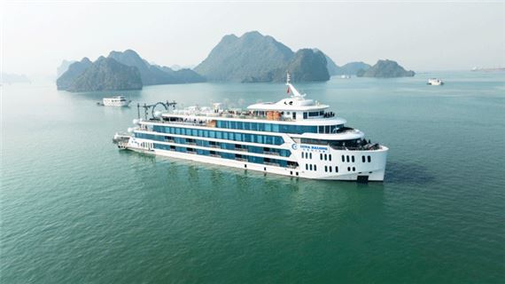 Du thuyền Luna 6 sao