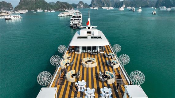 Du thuyền Luna 6 sao