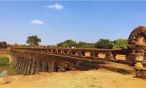 Cầu Cổ Ngàn Năm Kompong Kdei.
