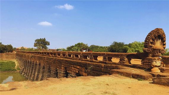 Cầu Cổ Ngàn Năm Kompong Kdei.
