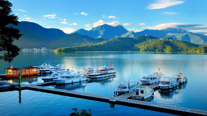 Hồ Nhật Nguyệt.