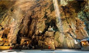 Động Hoa Nghiêm ở Ngũ Hành Sơn.