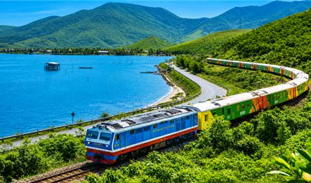 Tour Xe Lửa Nha Trang 3N4Đ: HCM - Du Thuyền Đế Vương Trên Vịnh - City Tour